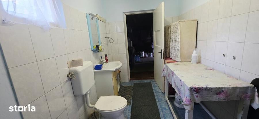 Casă cu 4 camere cu Teren 1370 Mp în Prăjești