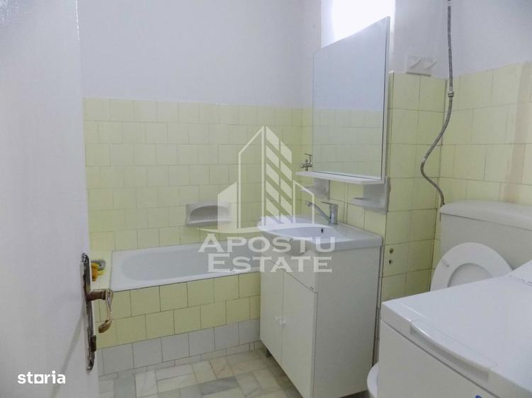 Apartament cu 4 camere decomandat, mobilat în Circumvalațiunii