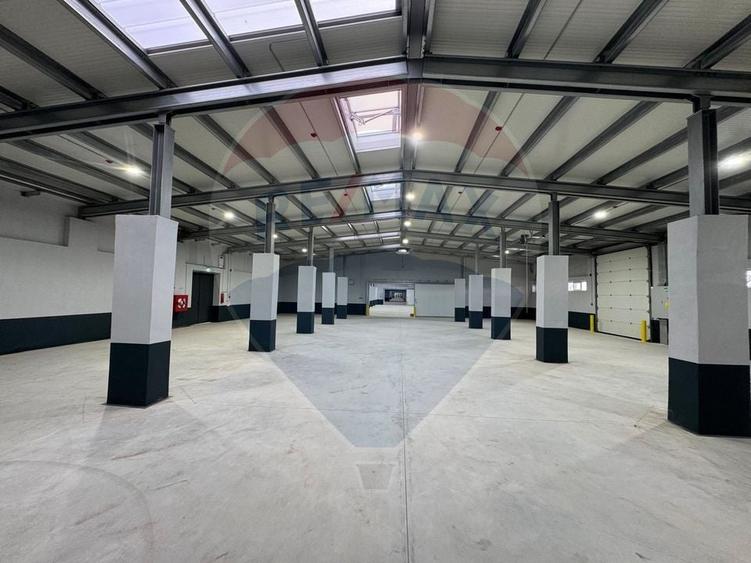 Spațiu industrial, de 3,800 mp, în Central