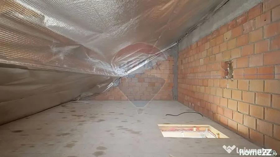 Casă cu 4 camere cu Teren 220 Mp în Baciu