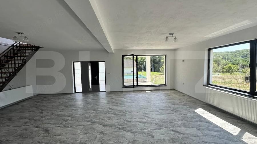 Casă cu Teren 3200 Mp în Luncoiu de Sus