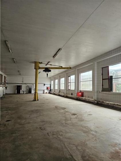 Spațiu industrial, de 2,200 mp, în Mârșa
