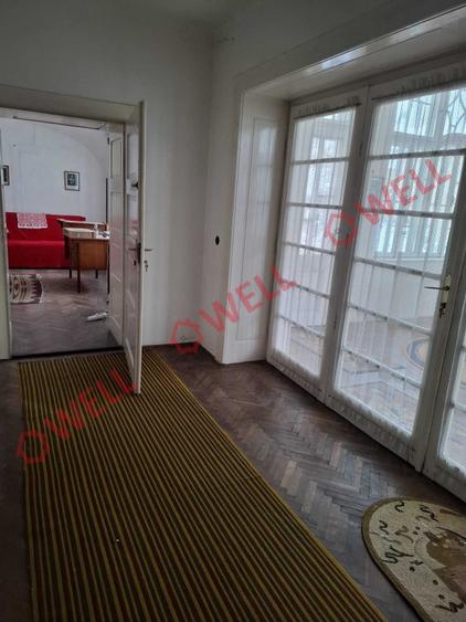 Casă cu 3 camere în Central