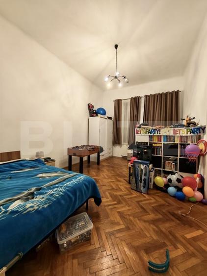 Apartament cu 3 camere semidecomandat, mobilat în P-ța Maria