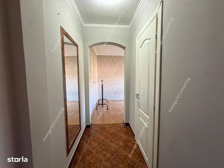 Apartament cu 3 camere semidecomandat în Șagului