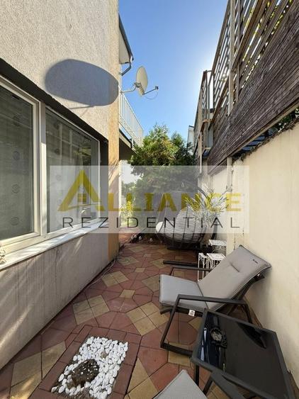 Duplex cu 4 camere cu Canalizare în Central