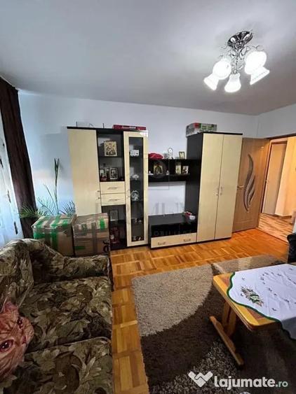 Apartament cu 2 camere decomandat în Dâmbovița