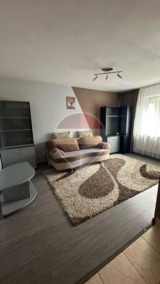 Apartament cu 2 camere semidecomandat, mobilat în Ultracentral