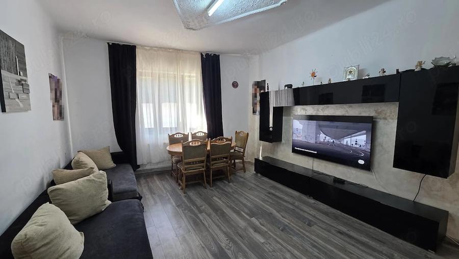 Casă cu 5 camere cu Teren 750 Mp în Central