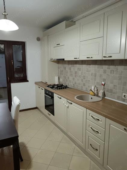 Apartament cu 3 camere decomandat în Ștefănești