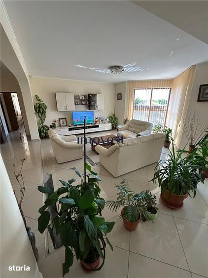 Casă cu 5 camere cu Teren 860 Mp în Central