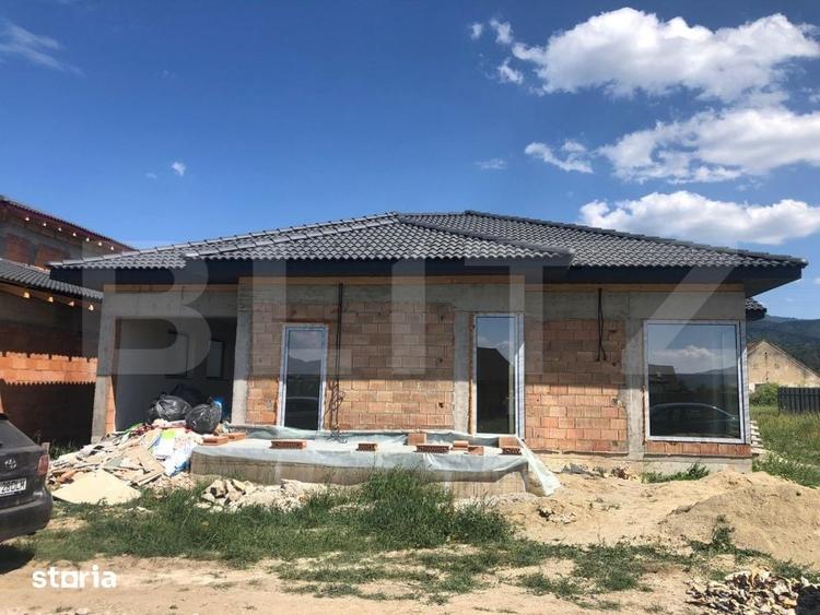 Casă cu 3 camere cu Teren 610 Mp în Cristian