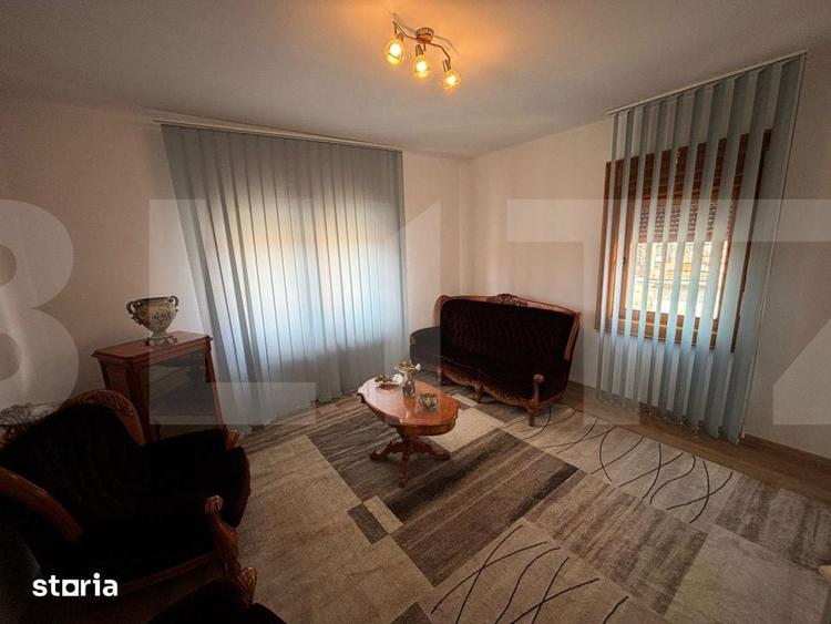 Casă cu 7 camere cu Teren 393 Mp în Central