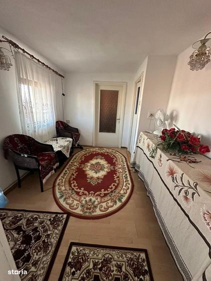 Casă cu 4 camere cu Teren 250 Mp în Călugareni