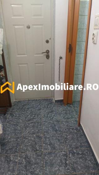 Garsonieră decomandată în Titan