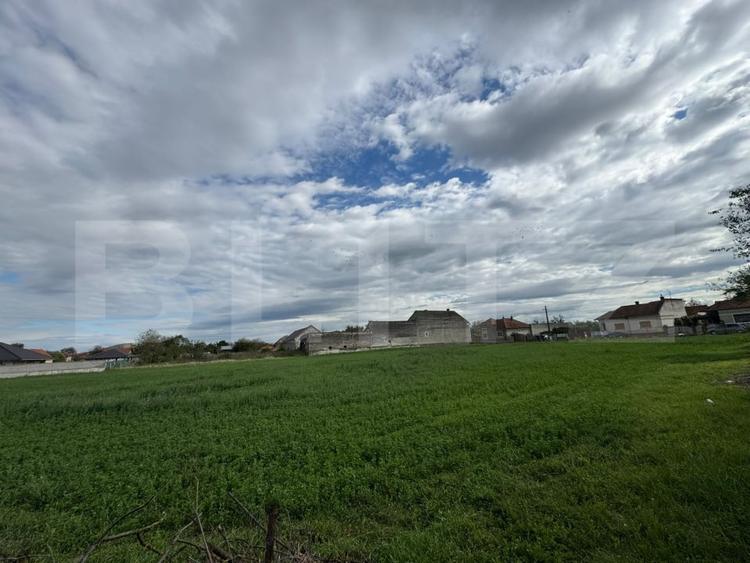 Teren Construcții intravilan de 2199 mp, în Periferie