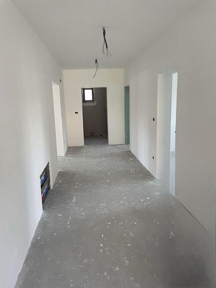 Casă cu 3 camere în Giroc