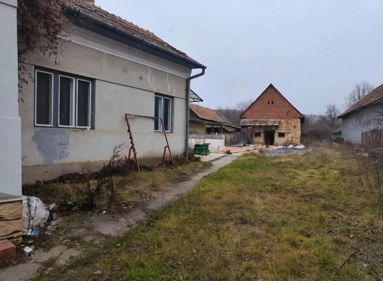 Casă cu 4 camere în Vlaha