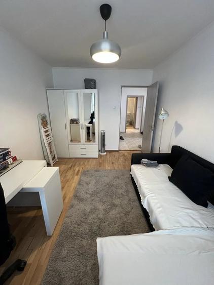 Apartament cu 4 camere decomandat în Pantelimon