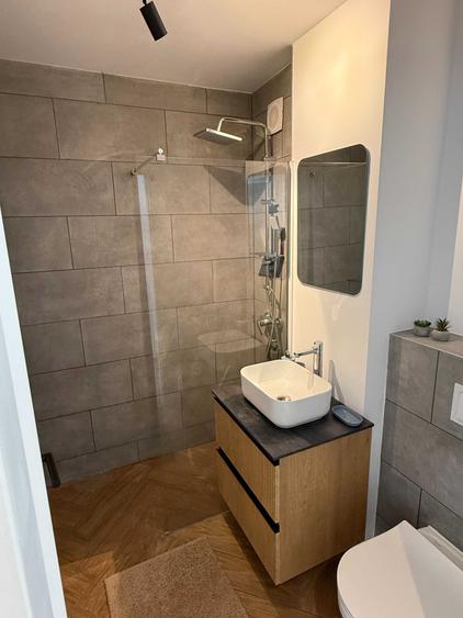 Apartament cu 2 camere semidecomandat în Calea București