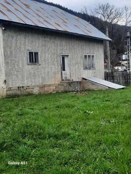 De vanzare casa cu beci la pret avantajos - 2