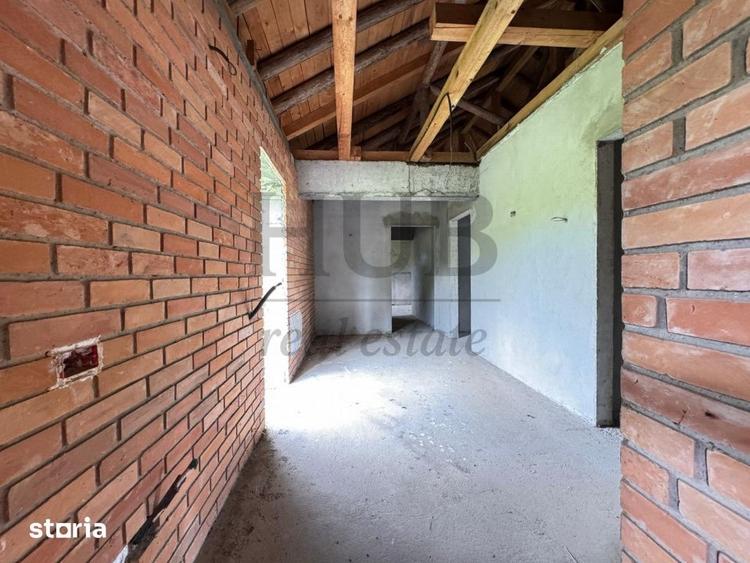 Casă cu 6 camere cu Canalizare în Sascut