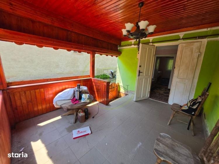 Casă cu 4 camere decomandat în Gura Râului