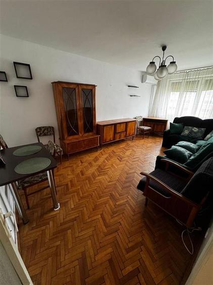 Apartament cu 3 camere decomandat în Complex Studențesc