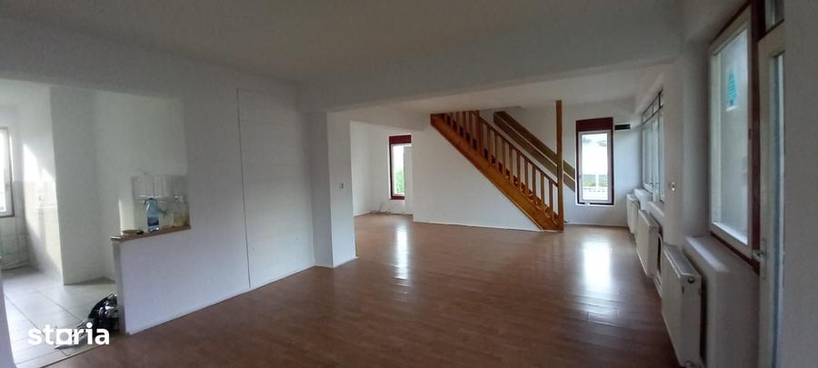 Apartament cu 5 camere în Central