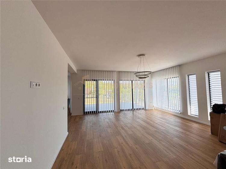 Casă cu 4 camere cu Teren 700 Mp în Valea Borcutului