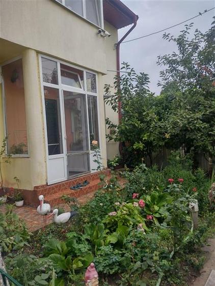 Casă cu 6 camere cu Teren 250 Mp în Colentina
