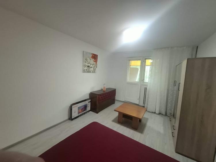 Apartament decomandat în Drumul Taberei