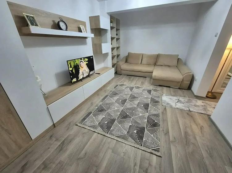 Garsonieră decomandată în Central