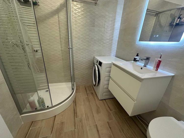 Apartament cu 3 camere în Cățelu