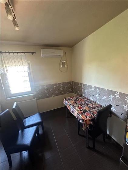 Apartament cu 3 camere semidecomandat, mobilat în Aradului