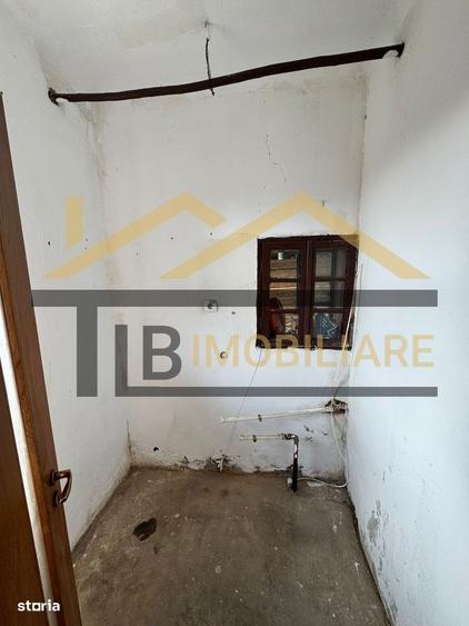 Casă cu 2 camere cu Teren 1192 Mp în Criș