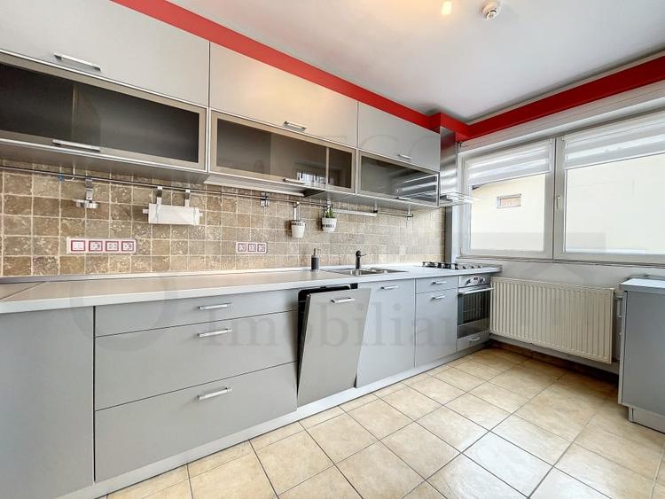 Apartament cu 2 camere semidecomandat, mobilat în Bună Ziua