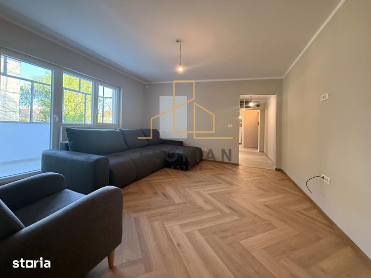 Apartament cu 3 camere semidecomandat în Telegrafului