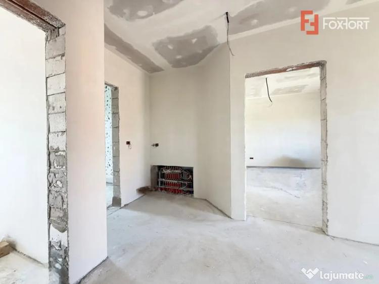Casă cu 5 camere cu Teren 348 Mp în Săcălaz