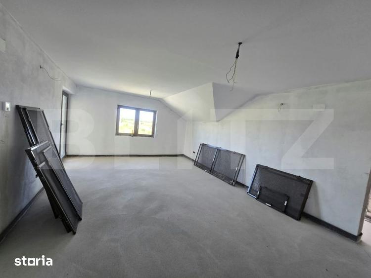 Casă cu 5 camere cu Teren 550 Mp în Gura Ocniței