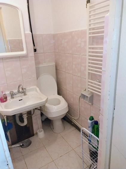 Apartament cu 2 camere semidecomandat, mobilat în Central