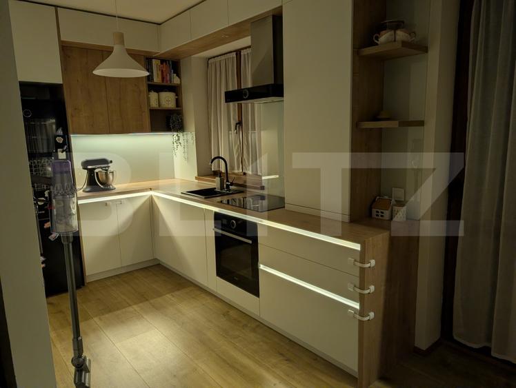 Apartament cu 3 camere semidecomandat, mobilat în Baciu