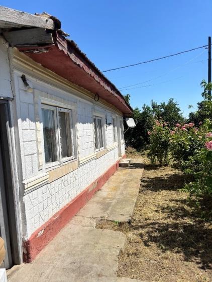 Casă individuală cu 4 camere cu Canalizare în Ciochina