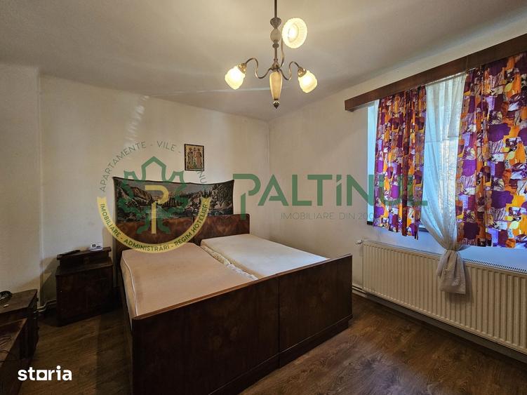 Casă cu 2 camere decomandat cu Teren 335 Mp în Central