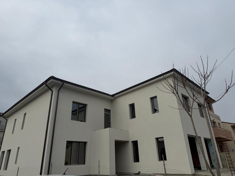 Casă individuală cu 6 camere cu Canalizare în Calea Urseni