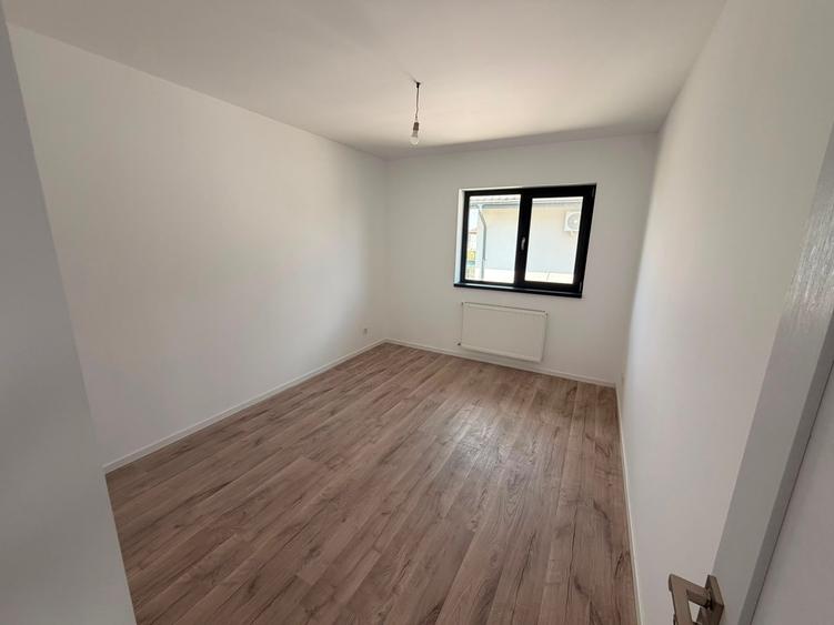 Casă cu 4 camere cu Teren 350 Mp în Balotești