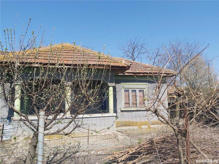 Vand casa ?i curte - 2