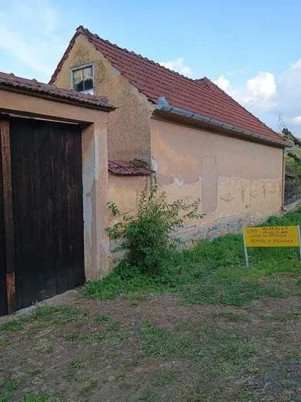 Casă cu 4 camere în Corbești
