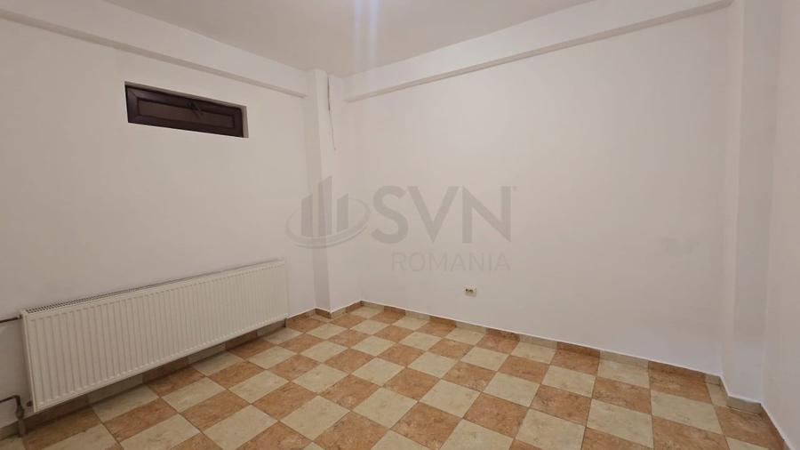 Casă individuală cu 10 camere cu Canalizare în 13 Septembrie
