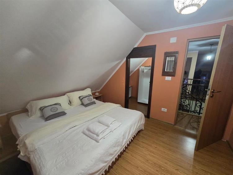 Casă individuală cu 6 camere cu Canalizare în Cincu